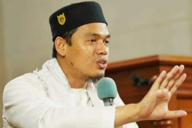 Profil Biodata Buya Arrazy Hasyim Ulama Muda yang Sedang Viral! Menjaga Aswaja Pengagum KH. Hasyim Asyari