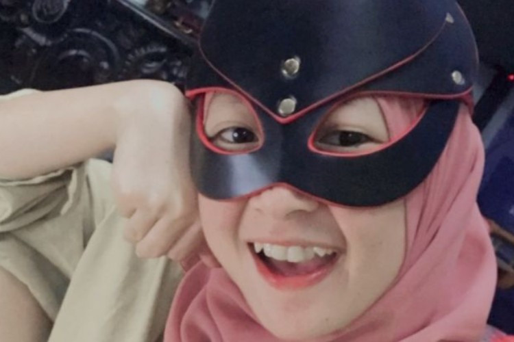 Link Video Miss Kitty Viral Jilbab Pink, Ternyata Inilah Sosok Aslinya yang Bikin Penasaran Netizen 