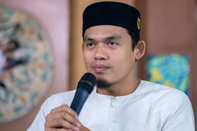 Buya Arrazy Hasyim Mazhab Apa? Ustadz Muda Ahli Tasawuf dari Tanah Minang, Ternyata Memakai Paham Ini