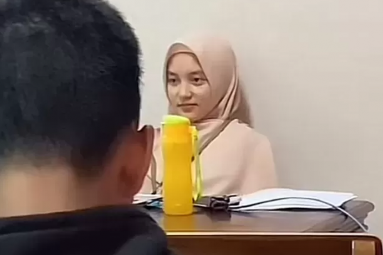 Profil Retno, Dosen Cantik Untidar yang Viral FYP TikTok, Ternyata Jebolan Kampus Ternama