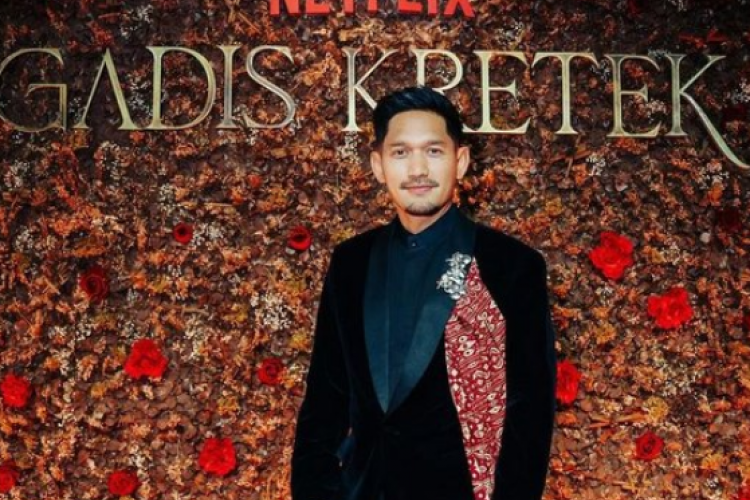 Pesona Penampilan Ibnu Jamil Pemeran Senoaji di Series Gadis Kretek, Cowok Green Flag yang Bikin Baper Penontonnya!