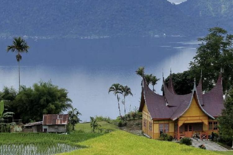 Kisah Legenda Bujang Sembilan yang Jadi Asal Usul Danau Maninjau di Sumatera Barat, Ceritanya Bikin Merinding!