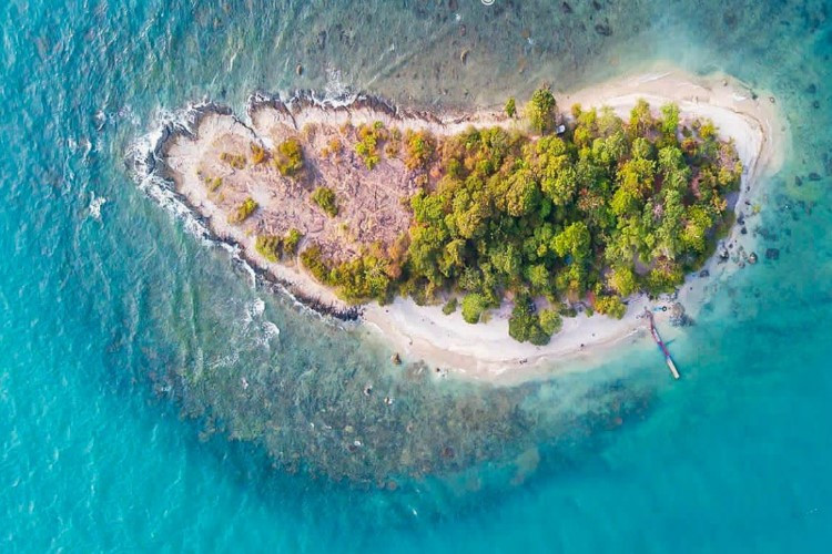 Pesona Wisata Pulau Merak Kecil, Spot Healing Paling Ciamik di Banten: Lokasi, HTM, Jam Buka-Tutup, Rute