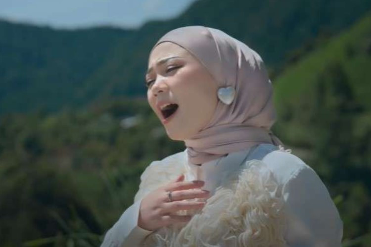 Rekomendasi Lagu Viral Fauzana Terbaru, Nyian Minang Versi Modern yang Bikin Earworm di Kalangan Gen Z 