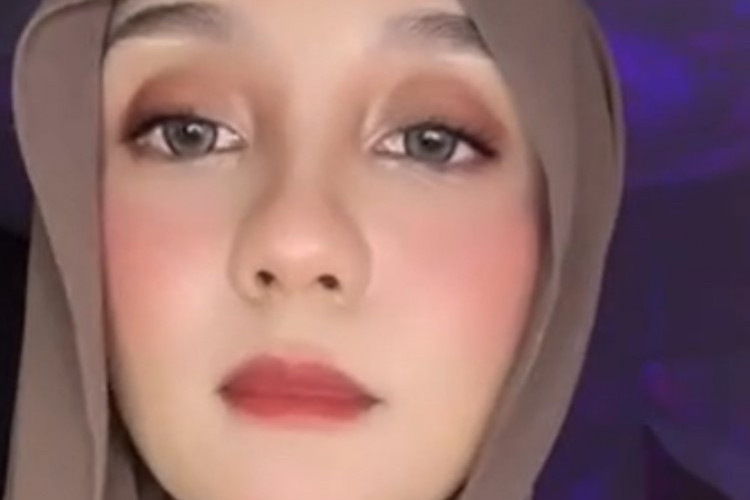 HOT! Video Paah Cantek Viral Telegram dan Twitter, Selebtok yang Bikin Kaum Adam Terpana