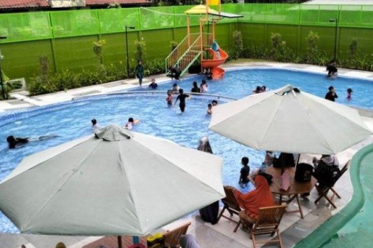 Wali Kota Surabaya Resmi Buka Kolam Renang Jambangan Hore (Jambore) Playland, Gratis 1 Bulan Penuh!