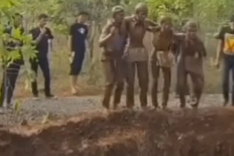 Viral Video Mahasiswa Depok Loncat ke Dalam Lumpur, Korban Curhat dan Mengaku Dipelonco Senior Kampus!