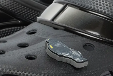 Where to Buy Batman x Crocs Classic Collaboration? New Products Inspired by Batman's iconic Batmobile!