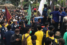 Isi 12 Tuntutan Untuk Jokowi Saat Demo Mahasiswa di Patung Kuda Jakarta Pusat, Rezim 9 Tahun Jokowi Dikritik!